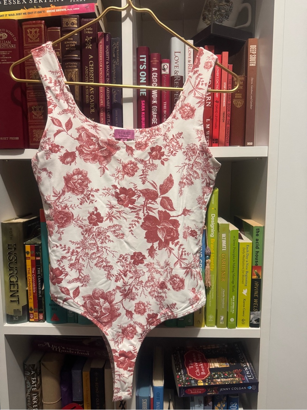 Francesca's Collections White and Dusty Rose Floral Scoop Neck Bodysuit